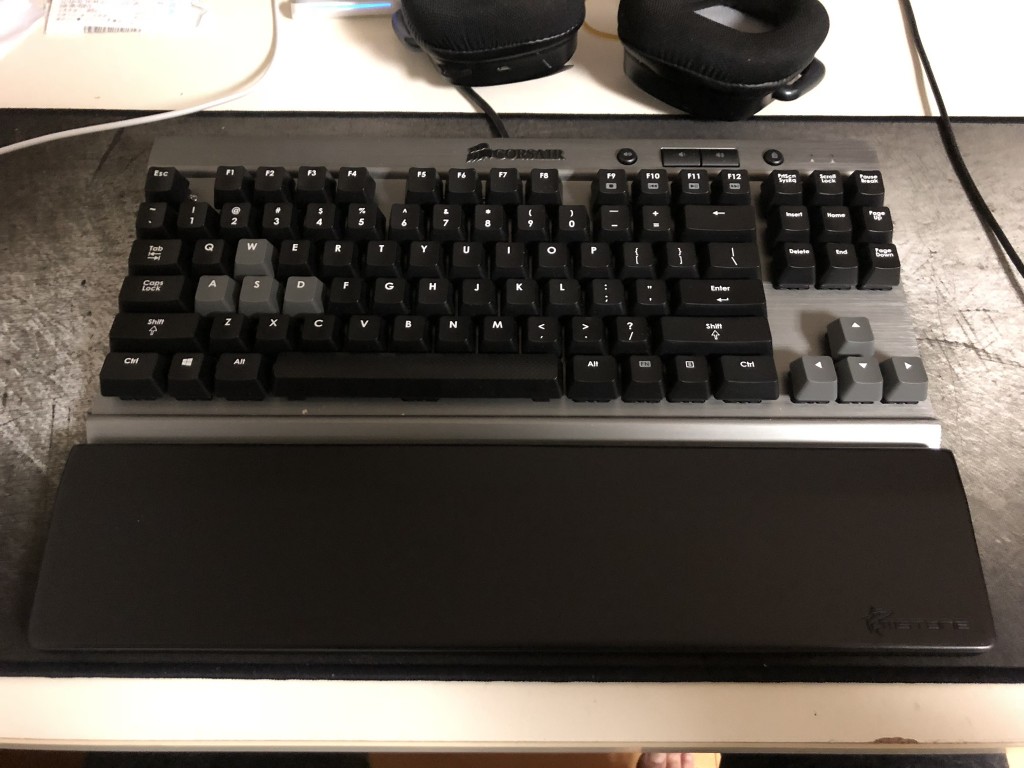 리안리게이밍 mStone Wood Palmrest 360 사용기(feat. k65)